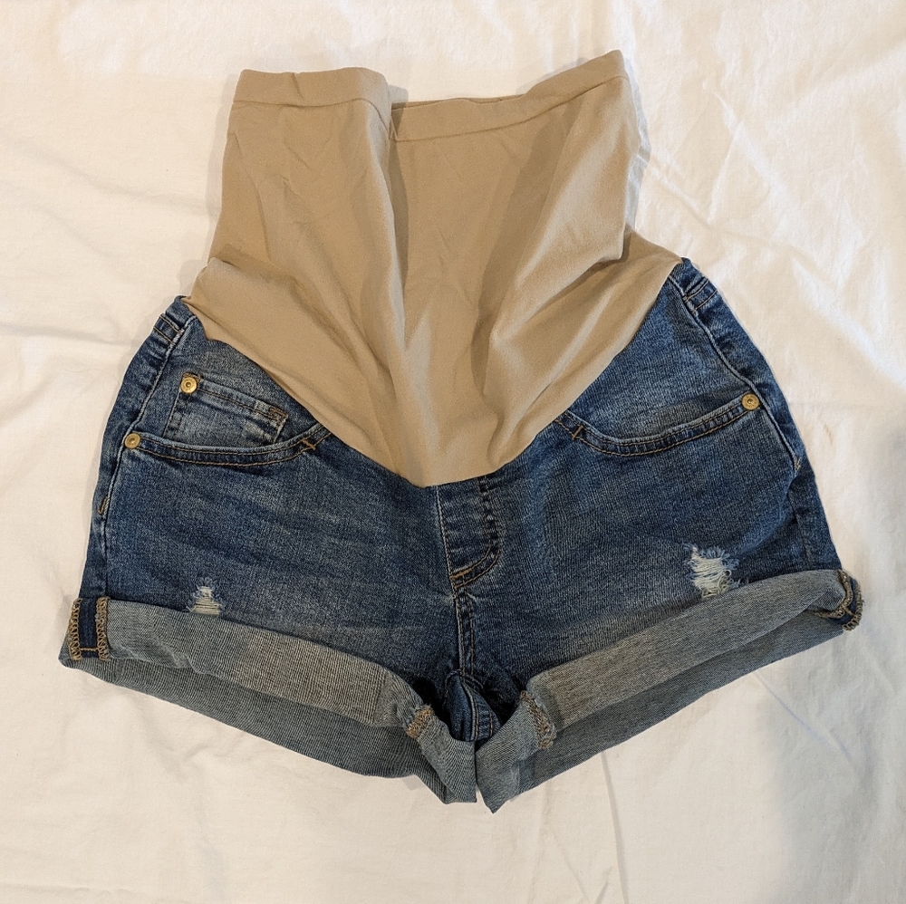 Luxe essentials denim - maternity shorts